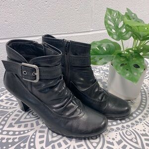 K studio heeled short boots​​​​​​​​​​​​​